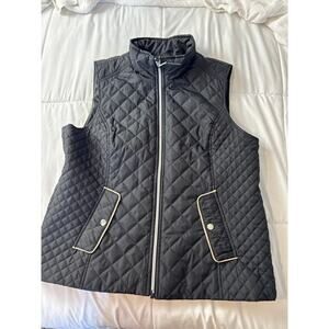 Black River Quilted Puffer Vest Women’s XL Black Zip Front Gold Trim Warm